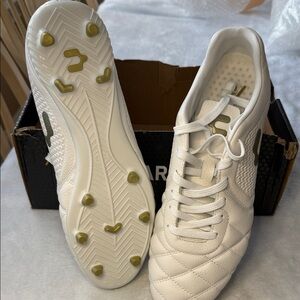 NIB Charly Legendario 2.0 LT FG Soccer Cleats Mens US size 10 1/2 1086573